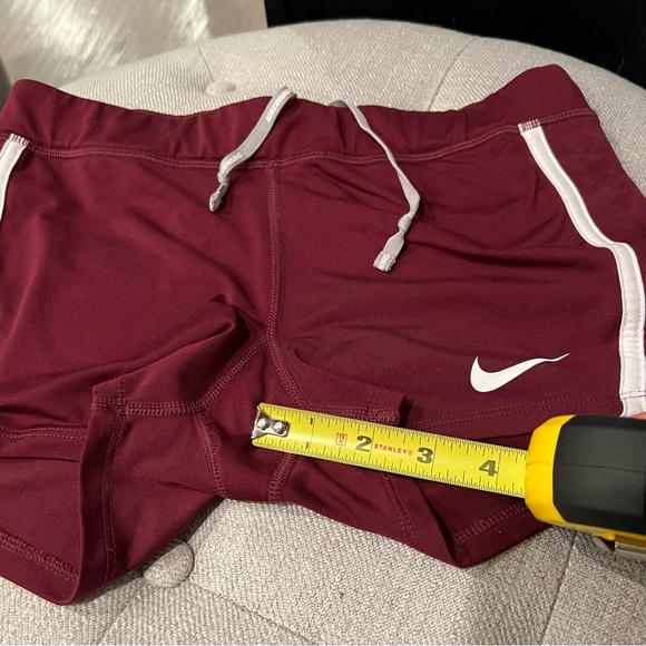 Nike maroon spandex shorts with drawstring - Picture 10 of 13